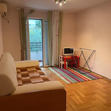 One Bedroom In Center Apartment *